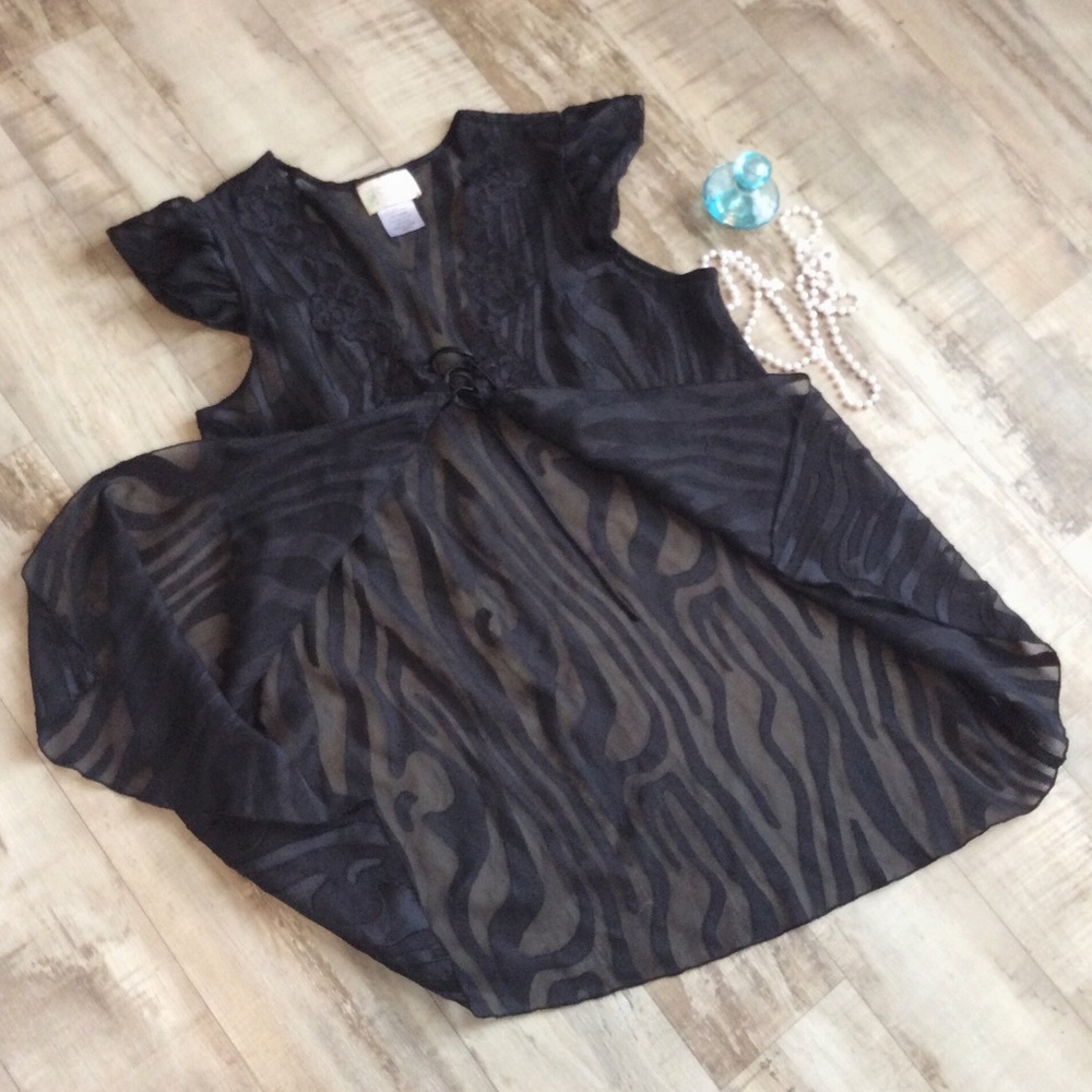 🎉🎉HP🎉🎉 Vintage California Dynasty short black negligee.